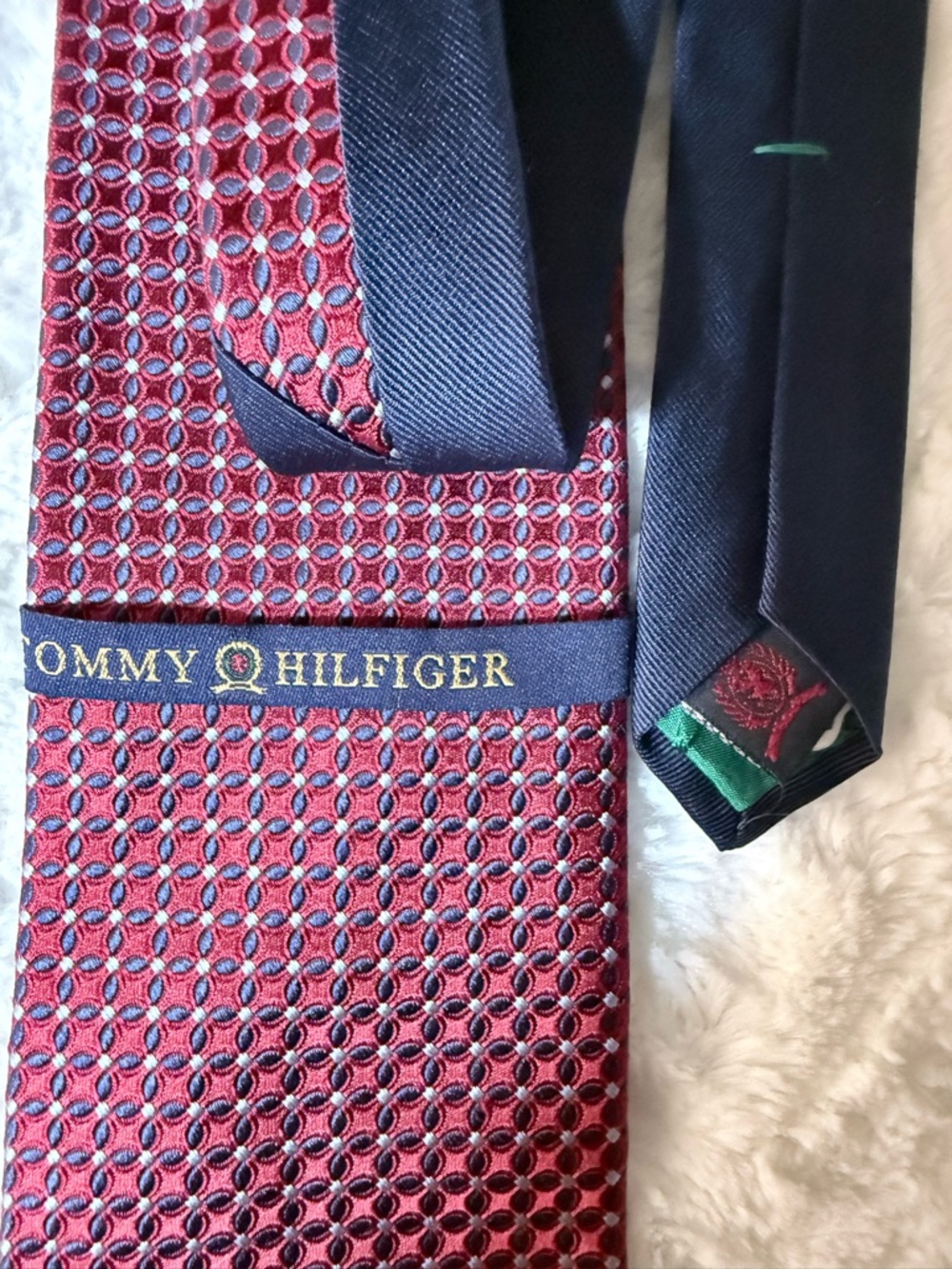 Tommy Hilfiger Men's Red & Navy Patterned 100% Silk Tie NWT